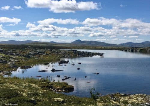 Utsikt over fjellvann og Rondane | Venabu Fjellhotell