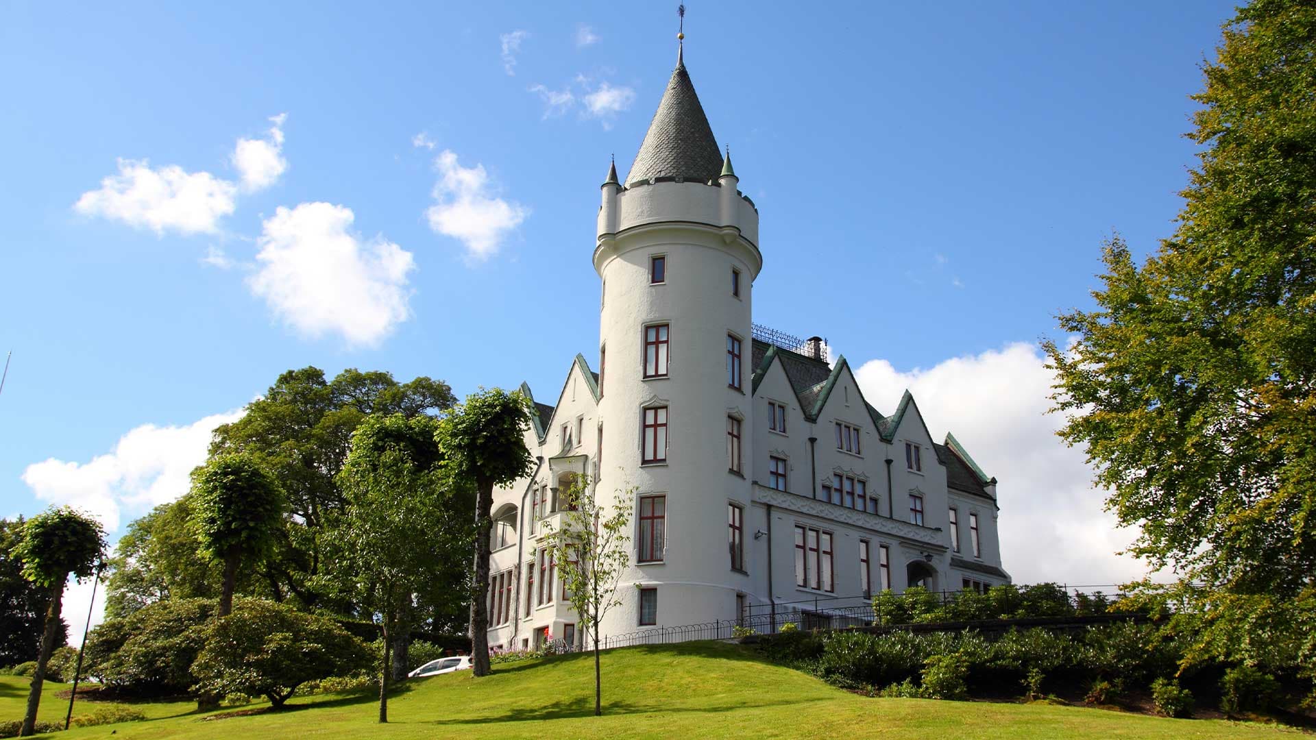 Eksklusiv kyst- og kjendiscruise